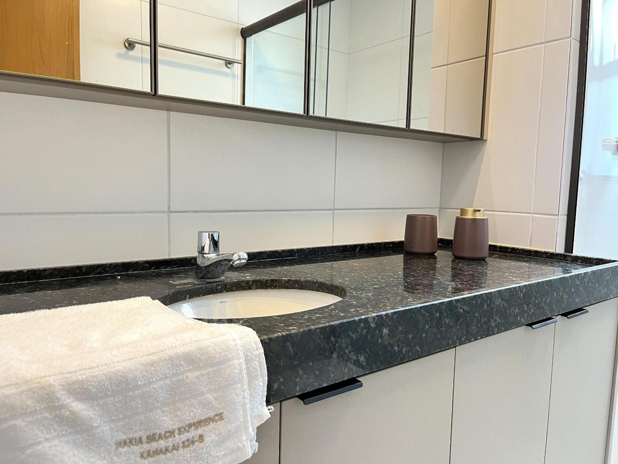 Flat Em Muro Alto - - Makia B324 - By Anfitriao *
